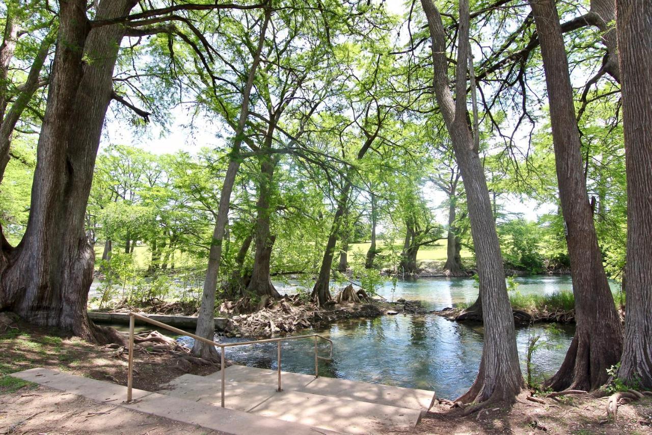 Апартаменты Waterwheel Retreat Нью Браунфелс Экстерьер фото